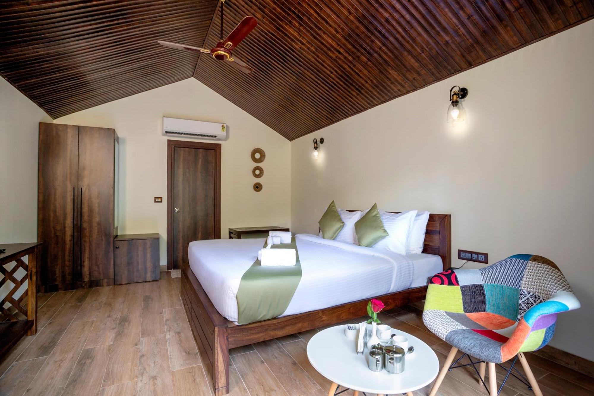 Stone Wood Premier Gokarna Hotel Gokarna  Eksteriør billede
