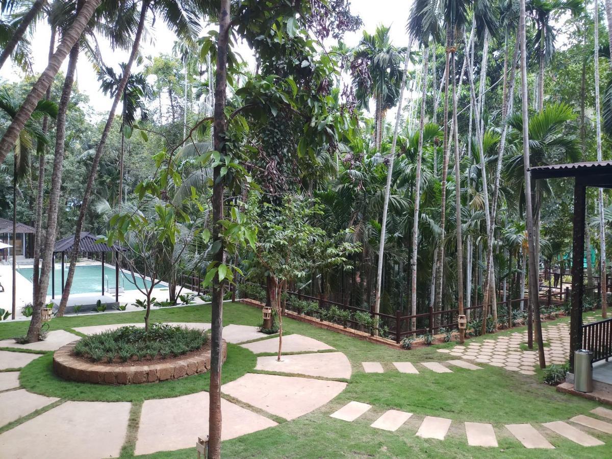 Stone Wood Premier Gokarna Hotel Gokarna  Eksteriør billede