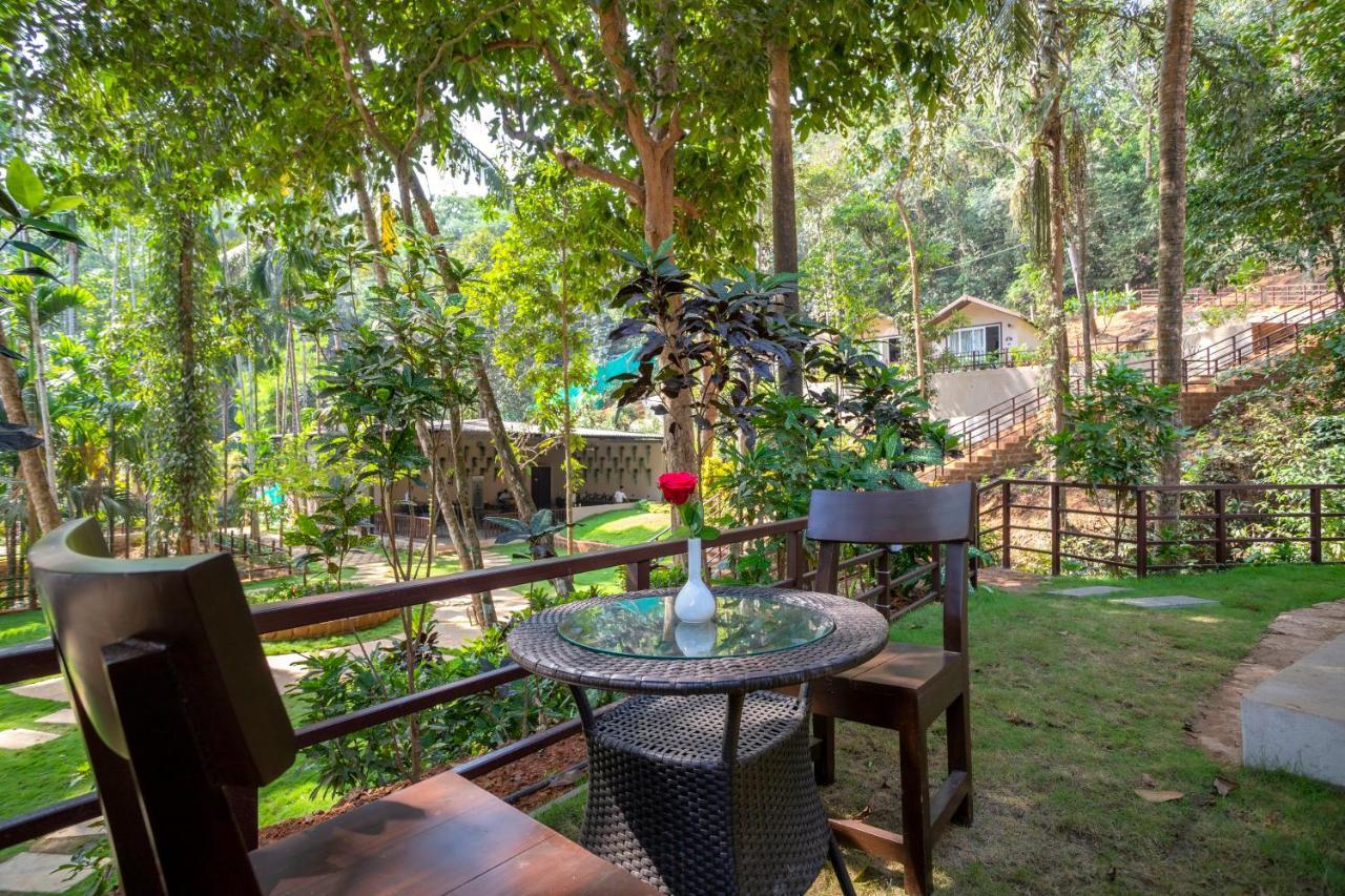 Stone Wood Premier Gokarna Hotel Gokarna  Eksteriør billede